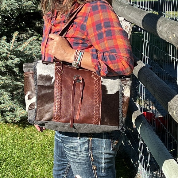 GIFT New Myra Bag Canvas & Cowhide & Leather Tote satchel concho tassel western - Picture 9 of 10